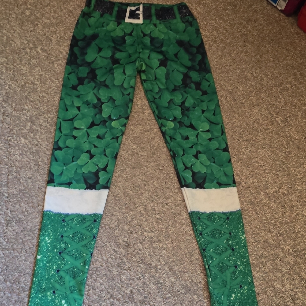 Green Clover Print Leggings